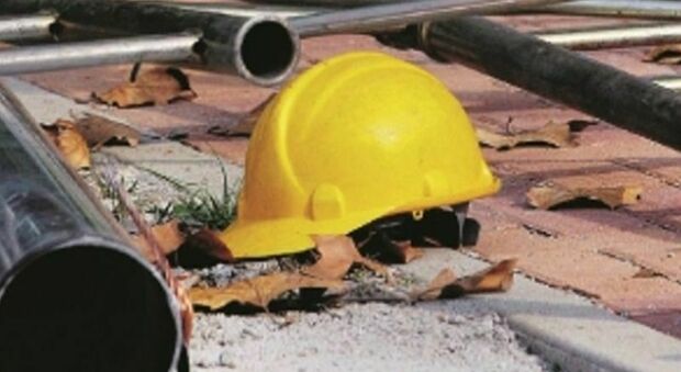  Incidente mortale sul lavoro nel Beneventano: crolla un muro in costruzione e schiaccia un 46enne 