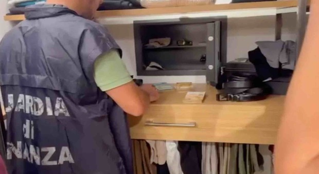 Maxi frode Iva da 450 milioni, misure cautelari anche nel Salernitano