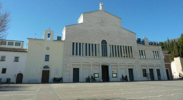 San Giovanni Rotondo, i frati ereditano una casa e trovano 160 milioni di lire. La beffa: sono fuori valuta