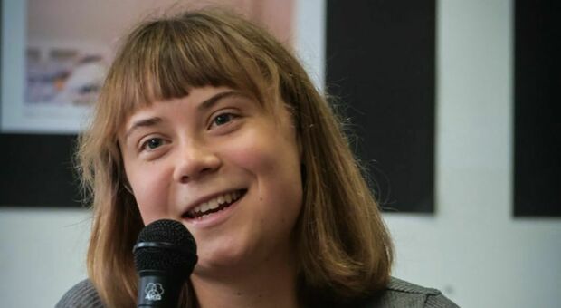 Greta Thunberg per la prima volta a Napoli: in corteo per Gaza con gli attivisti per le vie della citt&agrave; partenopea