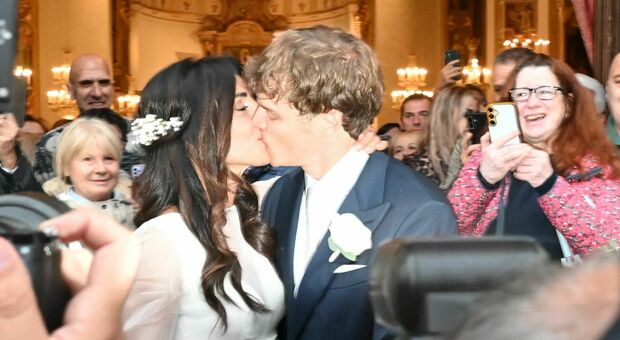 Fabriano, il matrimonio di Giorgia Cardinaletti e Francesco Bechis nella citt&agrave; natale della giornalista del Tg1. Le foto