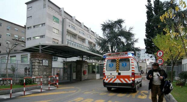 Castellammare, incinta al settimo mese viene ricoverata e poi dimessa: morte mamma e figlia al San Leonardo