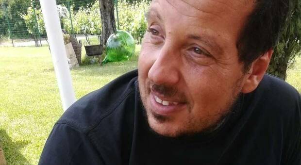  Morto Francesco Tedesco, l'ultimo saluto al giornalista napoletano: «Resterà sempre con noi» 