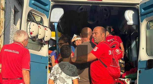 Giornalista di Ancona aggredita in tribuna a Giulianova: vetrata presa a pugni, Silvia Trillini ferita alla testa e portata in ospedale