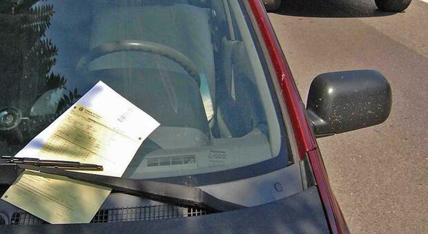 Bologna, cambia auto e prende 165 multe per un errore sulla targa:  annullate sanzioni per 10.800 euro