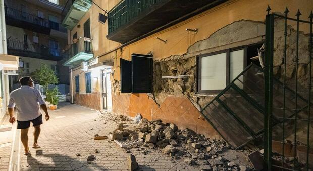  Campi Flegrei, c?è la legge: per dieci anni un miliardo e un commissario unico 