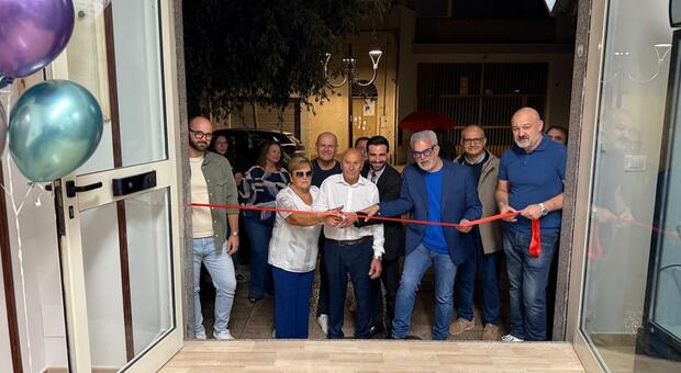 Dall'incendio (dovuto a un corto circuito) alla riapertura in 105 giorni. La pizzeria torna a lavorare: «Grazie a tutta la comunità»