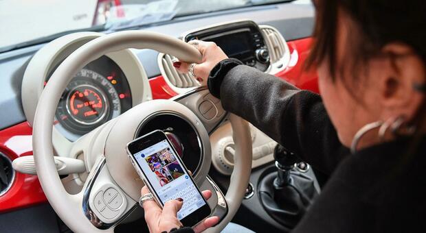 Nuovo codice della strada, cosa cambia: le multe arrivano prima e saltano le patenti ai 17enni. Stretta sulle minicar truccate