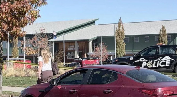 Oregon, uomo armato in una scuola elementare. La polizia: &laquo;&Egrave; stato ucciso, ci sono feriti&raquo;