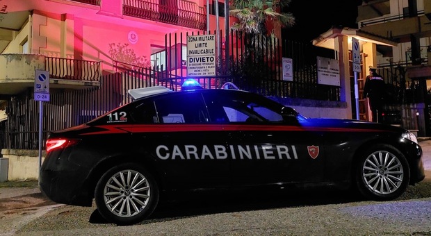  Vairano Patenora, 65enne trovato morto senza vestiti all'interno di una campagna: indagano i carabinieri 
