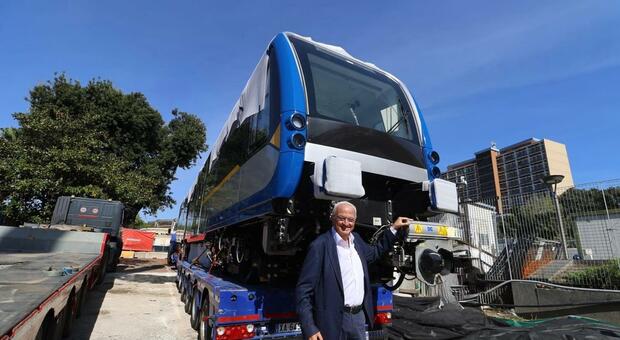  Metropolitana a Napoli, l'assessore Edoardo Cosenza: «Linea 6, due nuovi treni pronti per l?America?s Cup» 