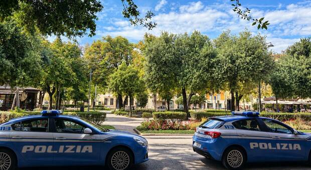 Disordini e atti vandalici in centro a Verona: identificati pi&ugrave; di 60 giovani, sei minori denunciati dopo tentato incendio e danneggiamenti