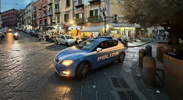  Drogata e abusata nella casa dei pusher a Napoli: acquisiti gli abiti e la borsa della vittima 