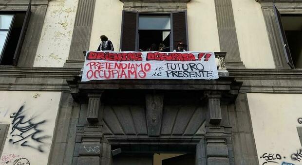  Occupata l'Università l?Orientale, la ministra Anna Maria Bernini in campo: «Una sopraffazione» 
