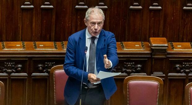  L'intervista al ministro Adolfo Urso: «Caro-gasolio, subito fondi. Sud: mare e aerospazio i motori della crescita» 
