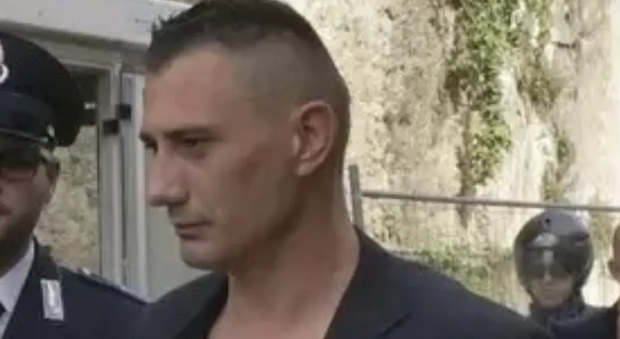  Loffredo, il papà di Fortuna in ospedale: mi hanno tolto i tre figli e poi scopro che uno di loro ha un vistoso ematoma 