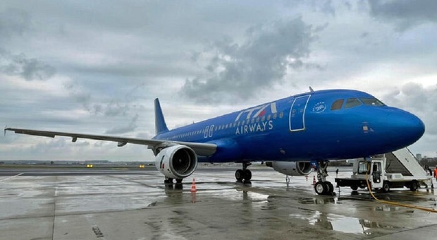 Passeggera muore sul volo Ita Airways per Roma, aveva 61 anni: il malore a bordo, l'atterraggio d&rsquo;emergenza a Zurigo
