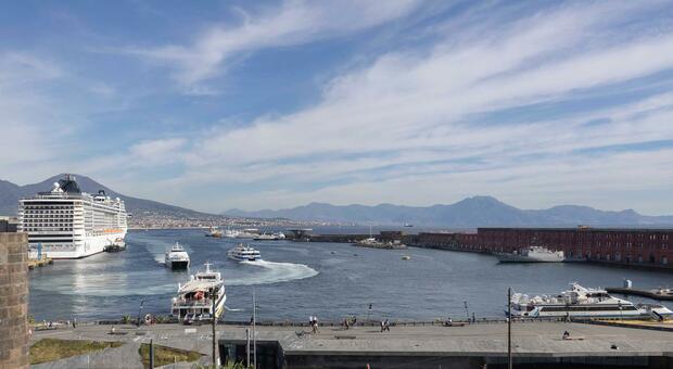  Protesta autotrasportatori, in riserva i mezzi per le isole del Golfo: velocità ridotta per tagliare i consumi 