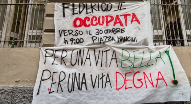  Federico II, occupata la sede storica di Porta di Massa: l'annuncio dei collettivi studenteschi sui social 