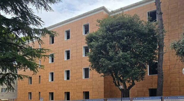  Ospedale Cardarelli, ripartono i lavori nel padiglione abbandonato: «Appalto per un totale di 150 posti letto» 