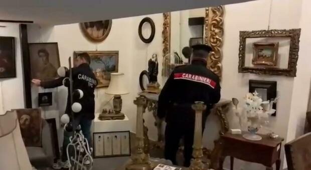 Quadri falsi dell?Ottocento venduti sulle piattaforme, scatta il blitz: 10 indagati 