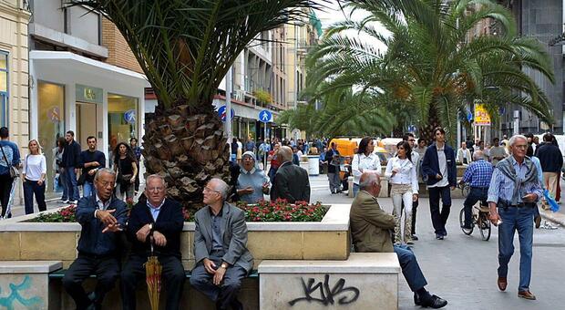 Puglia, blitz a Bari: la Polizia sventa il saccheggio dei negozi in centro
