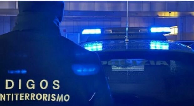 Progettavano atti violenti a Napoli, perquisizioni della Digos: sette indagati, pianificavano saccheggi