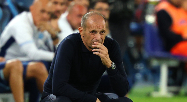 Napoli-Roma, Allegri: &laquo;Rosso? Ogni volta che mi muovo vengo espulso. Vedo altri che entrano in campo&raquo;