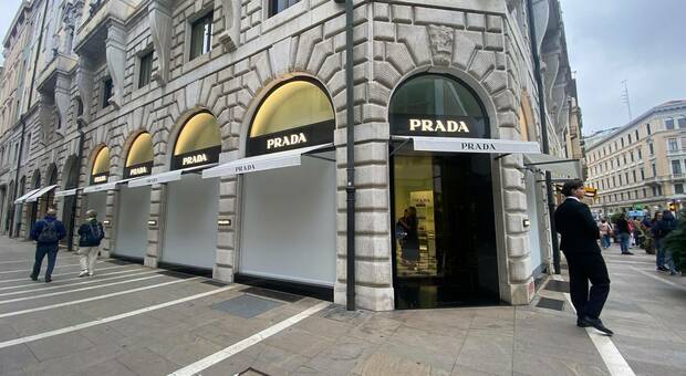 Manifestazioni in tutto il Veneto, forze dell'ordine in allerta: ragazzini con maschere e petardi per &laquo;fare casino&raquo;, vetrine dei negozi blindate. <span style="color: #B22222;">LA DIRETTA</span>