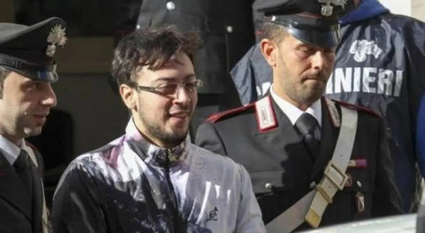  Rissa tra clan al centro commerciale in provincia di Napoli: arrestato il latitante Valentino Gionta jr 