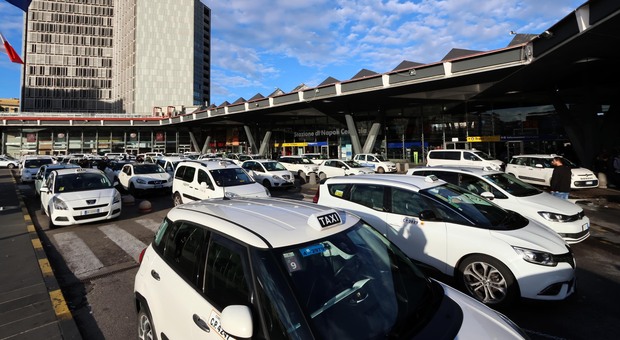 Sciopero nazionale dei taxi il 15 dicembre, a Napoli manifestazione in programma il 17 novembre
