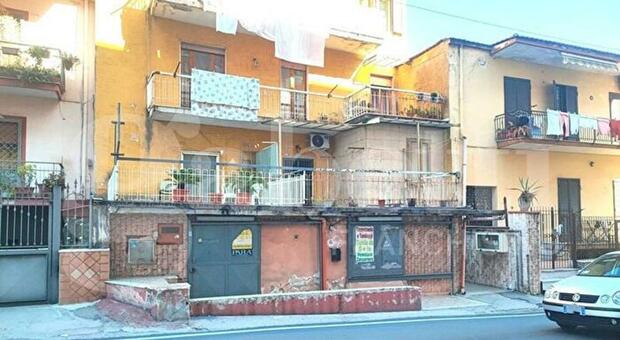  Marano, trattona un bambino e cerca di portarlo via: denunciato per molestie un 45enne della zona 