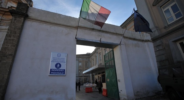  «Bruceranno, Gesù punirà le vostre famiglie», abusi su disabile nel Napoletano: «Minacce e post infamanti sui social» 