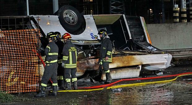 Strage bus Mestre, sette patteggiamenti: pene inferiori a due anni per 22 morti