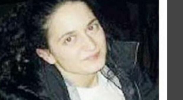 Macerata, l'infermiera Claudia Bartolozzi morta carbonizzata in auto a 33 anni. &laquo;Trovati documenti, non fu suicidio&raquo;