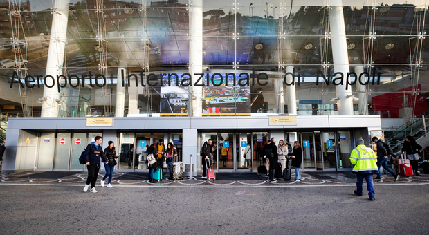 Chiusura aeroporto di Capodichino, stop ai voli dal 1 al 30 novembre: al via i lavori di riqualificazione della pista