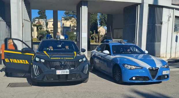  Frattamaggiore, truffa al consorzio cimiteriale: perquisizioni a 10 indagati, non versati circa 2 milioni di euro 
