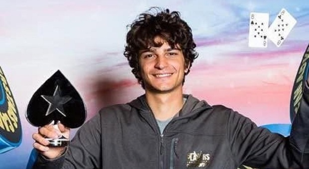 Enrico Camosci, il re del poker denunciato: vincite non dichiarate per oltre 1,3 milioni di euro