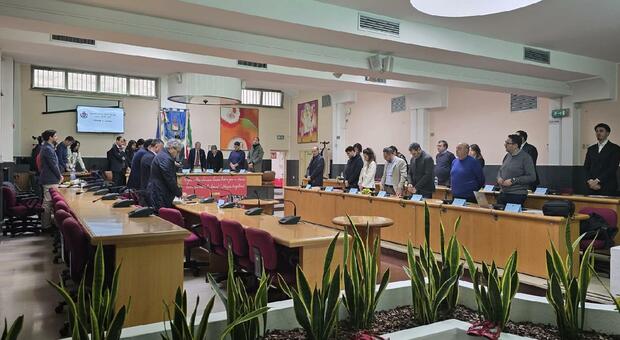  Casoria, il gruppo consiliare ?A testa alta? chiede un confronto al sindaco Bene: «Verifica sulla giunta» 