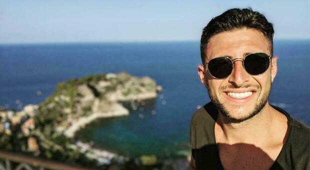 Elicottero caduto in Bosnia, chi era Simone Ruggia: le nozze solo cinque mesi fa, Salerno piange il sergente scomparso