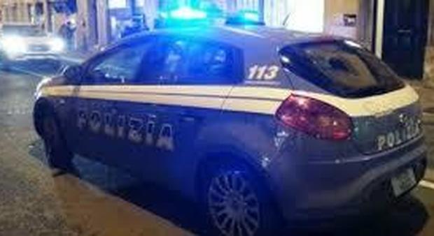 Ancona, topi d’auto sorpresi da una Volante della polizia