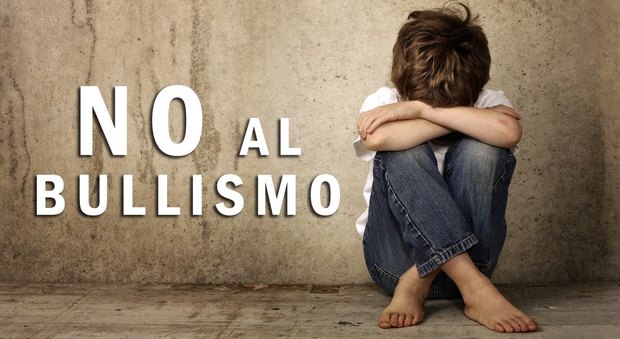 Prima gli insulti in chat, poi i pugni: studente 12enne ferito in Campania