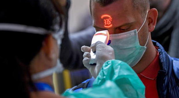 Coronavirus, dal 14 luglio nuove misure di sicurezza tra mascherine, controlli e divieti: la riapertura delle discoteche potrebbe slittare