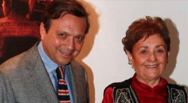 Piero Chiambretti pubblica il necrologio della mamma morta: e la poesia è da brividi