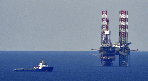 Pesaro, un nuovo gigante in mare: autorizzata altra piattaforma per il gas