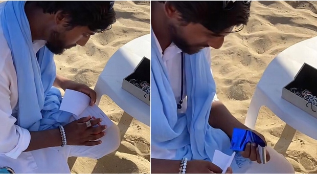 Studente pakistano vende bigiotteria in spiaggia. «Ha la sua partita Iva e rilascia regolare ricevuta»