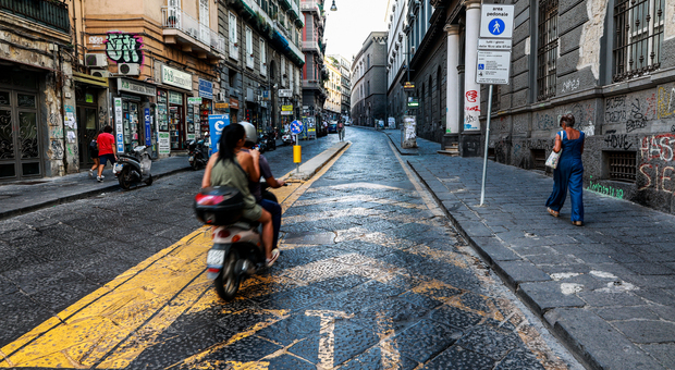 Napoli, la beffa delle multe pazze mai annullate dal sindaco: «Sit-in davanti al Comune»
