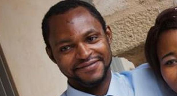 Nigeriano ucciso a Fermo/ Il filo rosso dell'odio nel cortile sotto casa