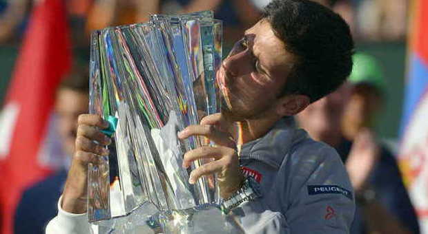Novak Djokovic batte Federer: è il 42esimo titolo in carriera