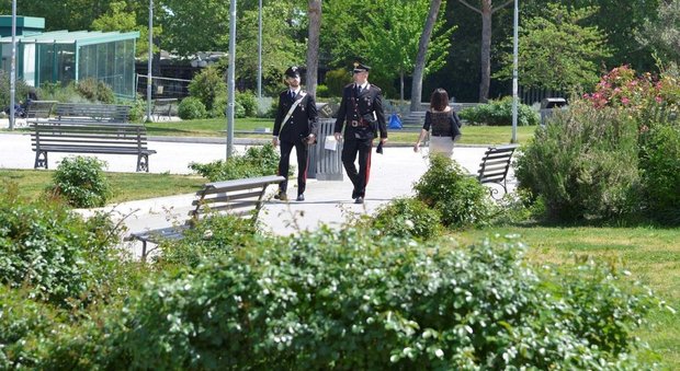 Blitz anti-droga tra scuole e parchi dei Parioli: segnalate 19 persone
